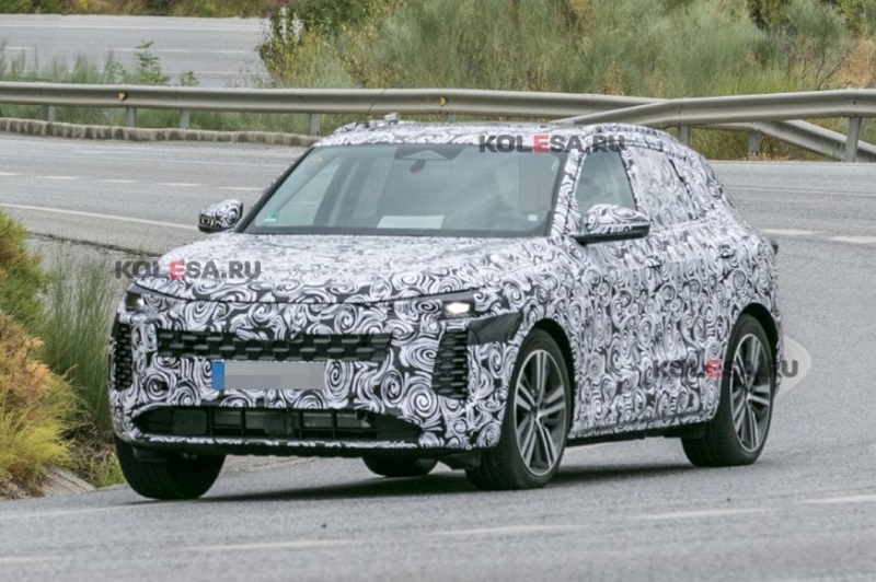 Audi готовит новый RS Q5: «заряженный» кроссовер проехался на камеру