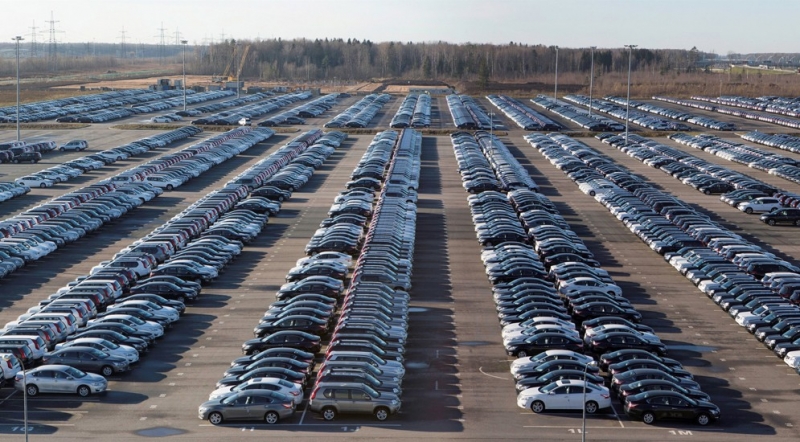 Без денег от утильсбора: автопром РФ получит значительно меньше господдержки в 2023 году