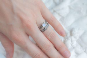 Кольца с бриллиантом: украшение для любой дамы