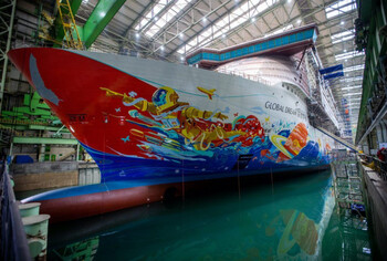 Крупнейший в мире круизный лайнер пустят на металлолом (ВИДЕО) 