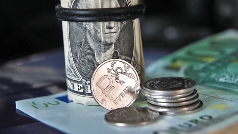 Названы причины укрепления рубля