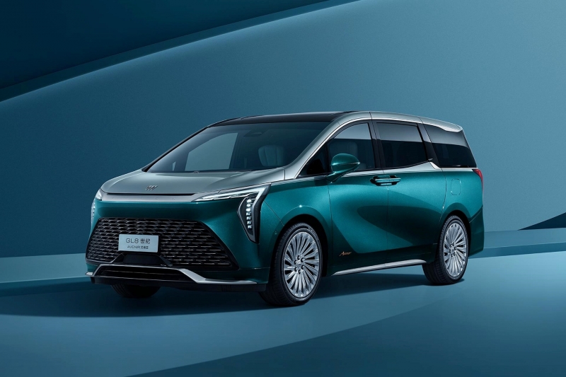 Новый Buick GL8: рассматриваем роскошную версию Avenir с огромным телевизором