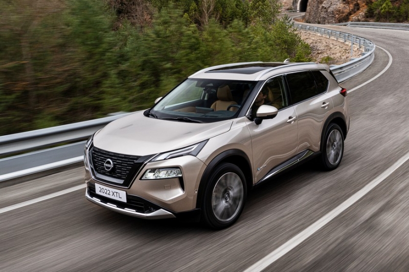 Новый Nissan X-Trail наконец-то приехал в Европу: только «турботройка»