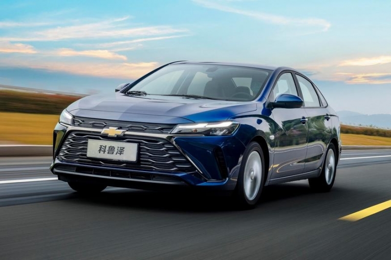 Обновлён седан Chevrolet Monza: совсем другой салон, урезанная гамма, дешевле Весты