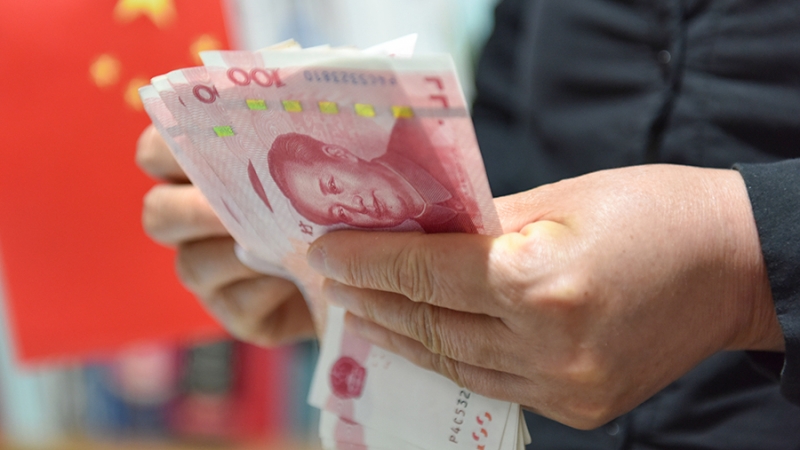 Политика ФРС США по ставкам повлияла на снижение курса юаня