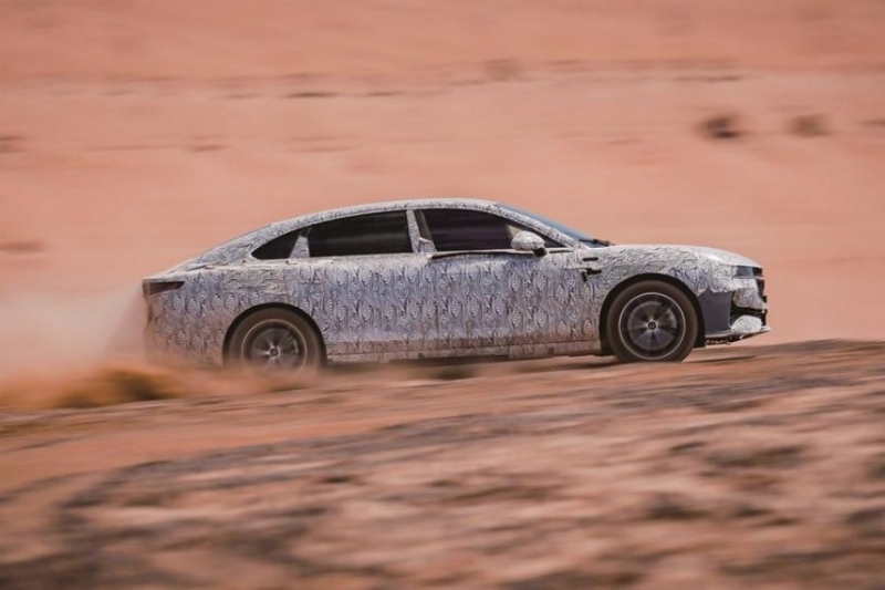 Роскошный седан Voyah от Dongfeng: китайцы пока дразнятся, но дизайн уже раскрыт