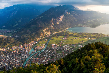 Швейцария приостановила действие упрощенного визового режима с РФ