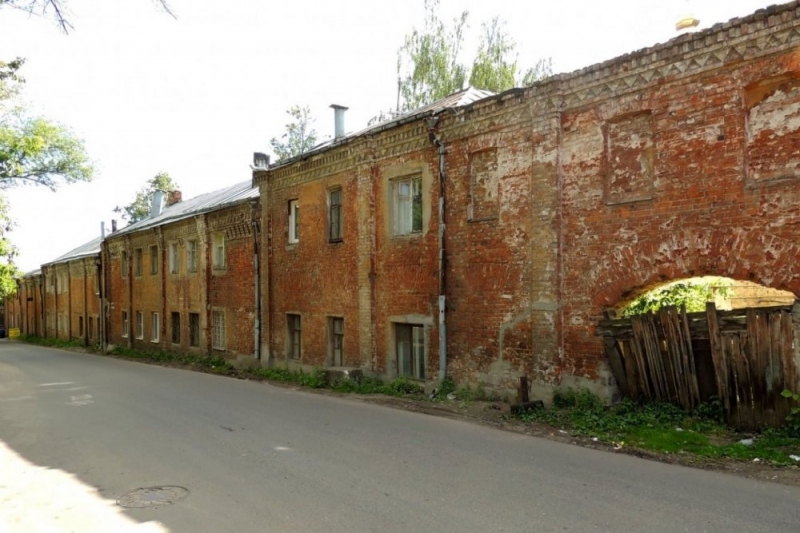 Жителей аварийного дома в Дзержинском переселят в современные квартиры