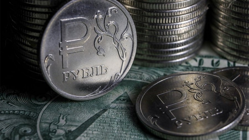 Экономисты оценили процесс отказа от расчетов в долларах и евро