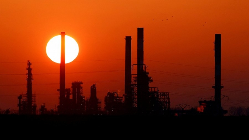 Песков назвал решение ОПЕК+ о снижении добычи нефти «победой здравого смысла»