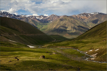 Пятый банк Киргизии прекратил принимать карты «Мир»