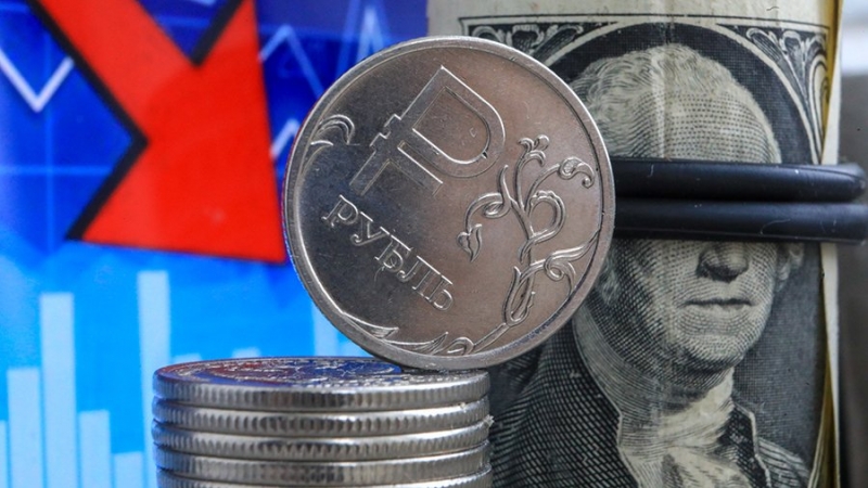 Путин указал на укрепление РФ своих позиций в экономике на фоне санкций