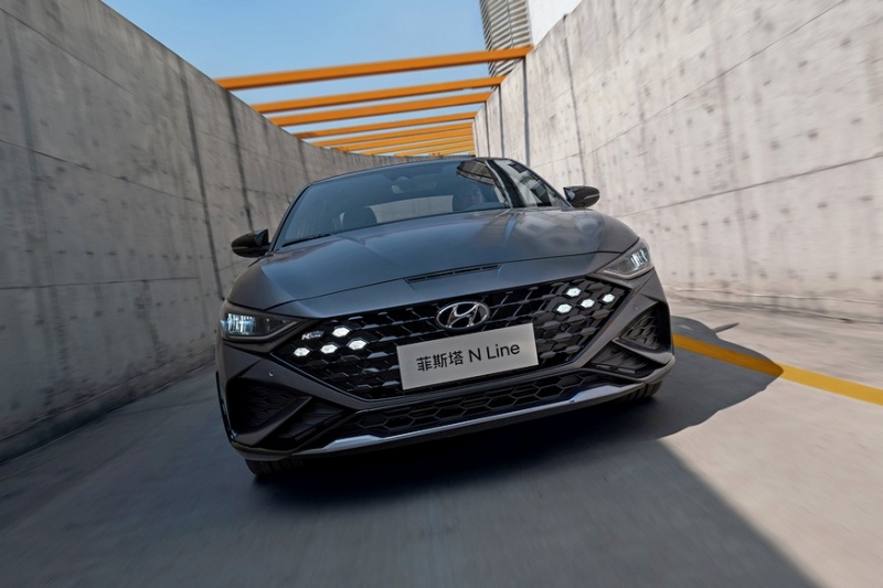 Седан Hyundai Lafesta снова доработан: ещё больше «спорта», другой мотор и перекроенный салон