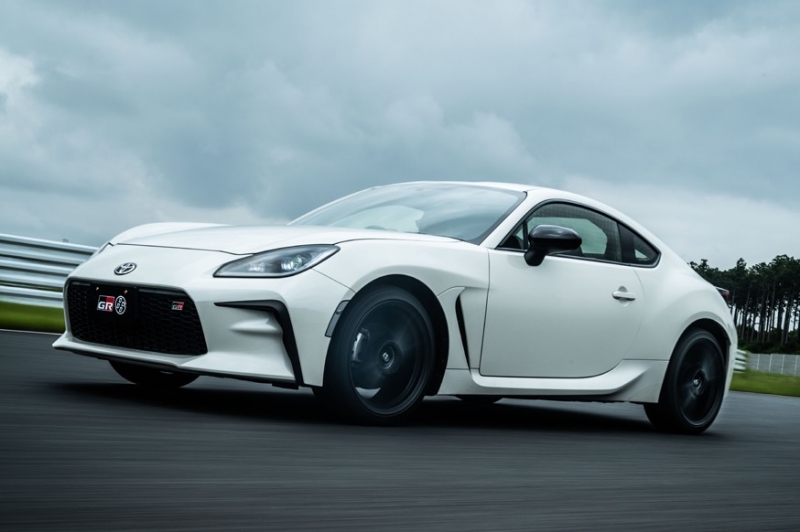 Спорткар прибавит в весе: Toyota GR86 следующего поколения может стать гибридом