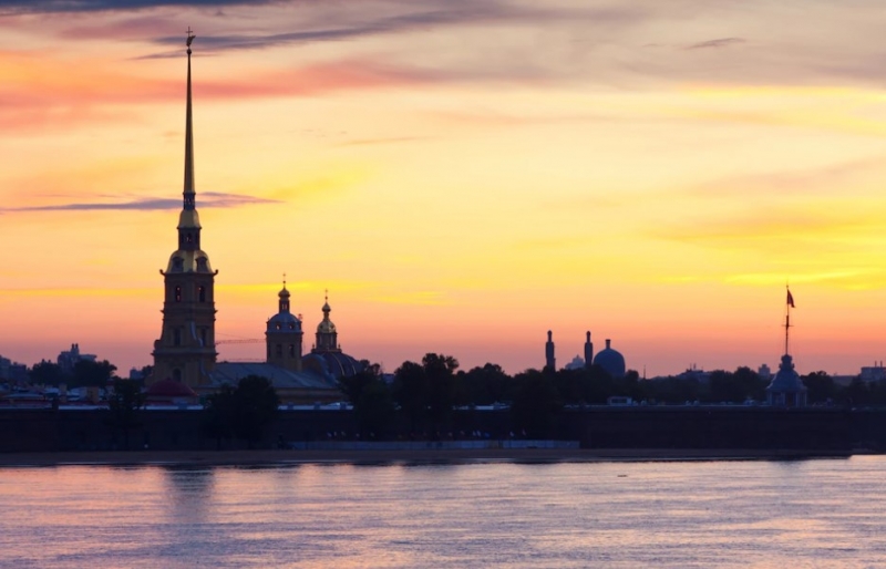 Спрос и цены на недвижимость в Петербурге снижаются