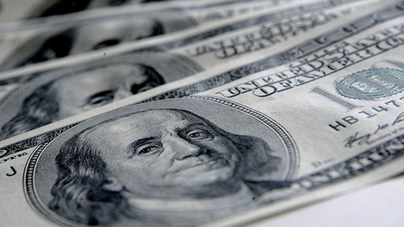 Курс доллара опустился ниже 60 рублей впервые с 6 октября
