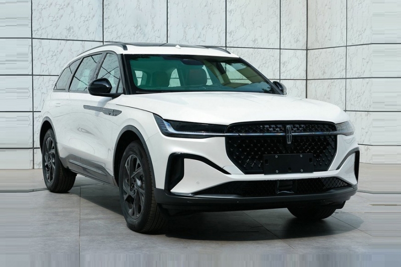 Lincoln Nautilus второго поколения показался на снимках без маскировки