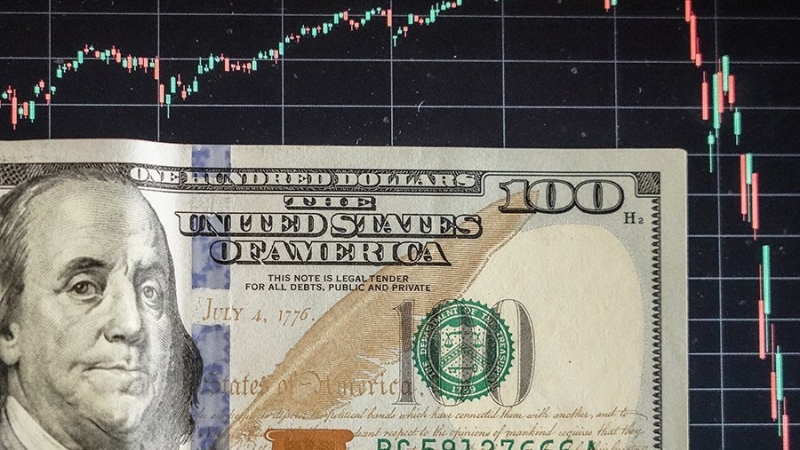 Названы причины падения курса доллара