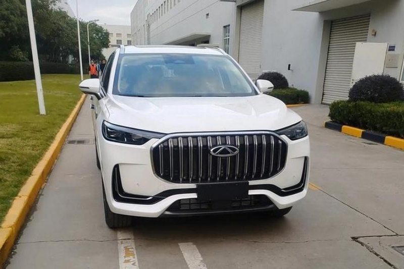 Новый флагманский кроссовер Chery сфотографировали без камуфляжа