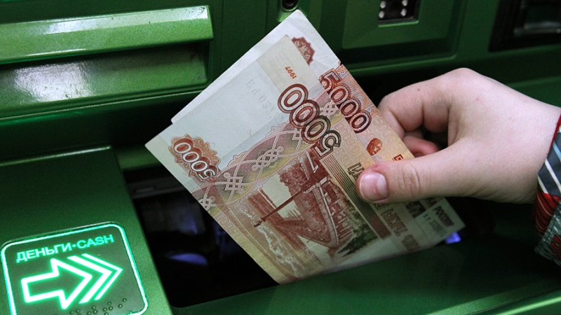 Путин поручил проиндексировать зарплаты бюджетников в январе 2023 года