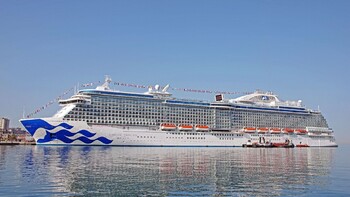 В Австралии причалил круизный лайнер с 800 заболевшими COVID-19