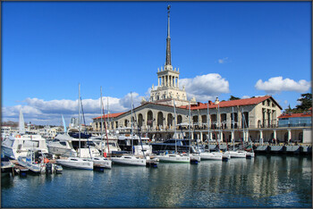 В Сочи мужчина устроил стрельбу рядом с кафе