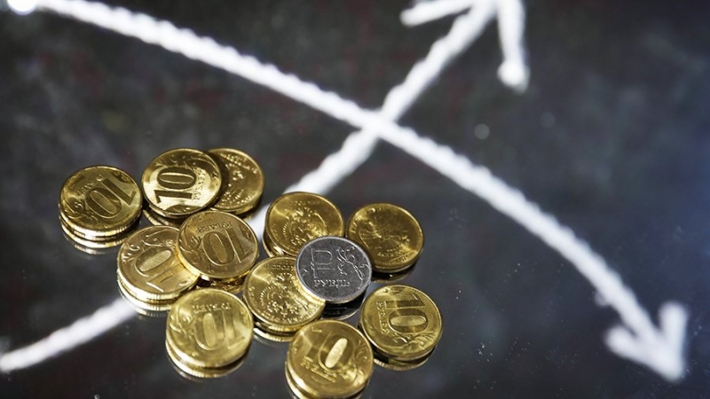 Названы причины ослабления рубля