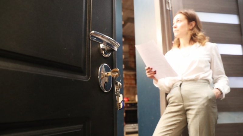 Названы средние цены на технику, мебель и аксессуары в новую квартиру