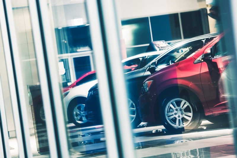 Новый прогноз: на рынке РФ в 2023 году продадут 630 000 машин (включая параллельный импорт)