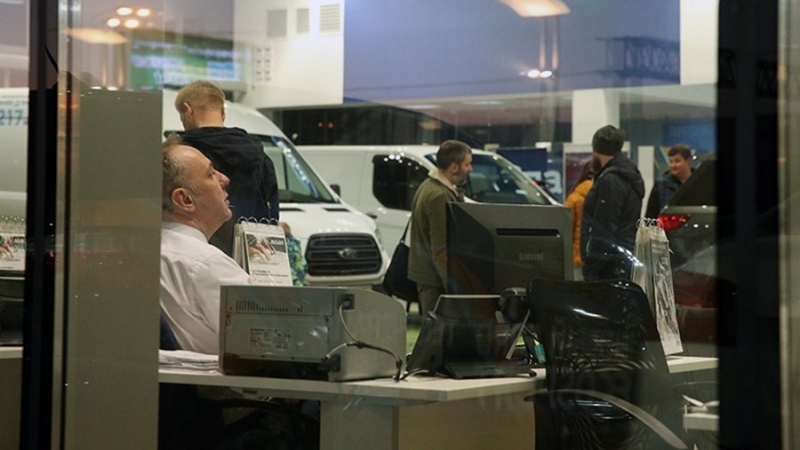 Продажам автомобилей в России предрекли рост в 2023 году