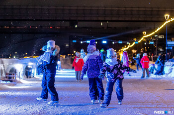 В Новосибирске открылся самый длинный каток в России