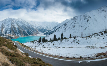 Авиакомпания AZAL полетит из Баку в Алматы