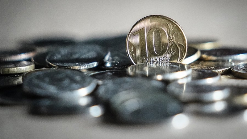 Инвестсоветник предрек укрепление рубля на фоне падения доллара