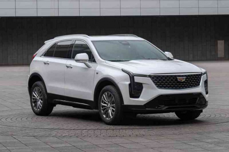 Кроссовер Cadillac XT4 пережил рестайлинг: фото без камуфляжа