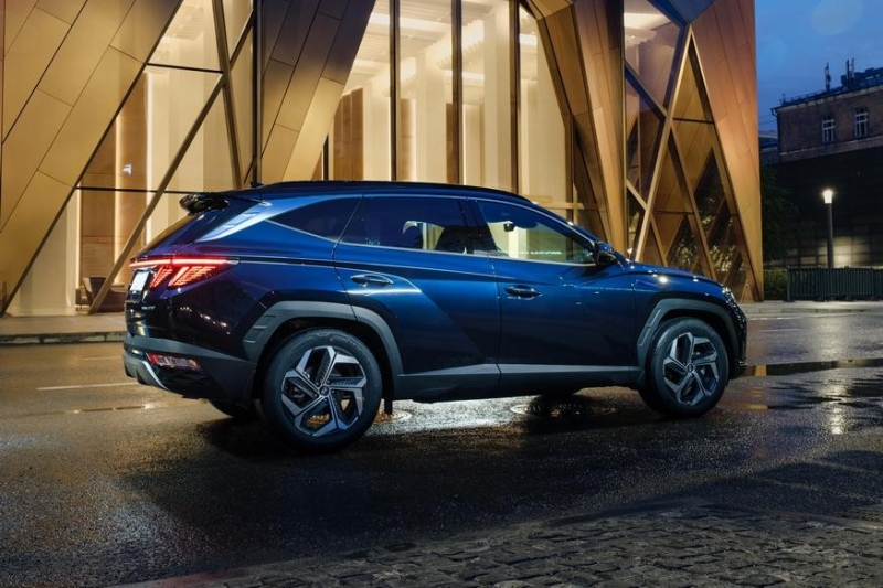 Кроссовер Hyundai Tucson получит новую оптику после рестайлинга: первые фото