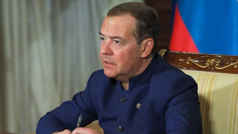 Медведев отреагировал на прогноз МВФ по росту ВВП России