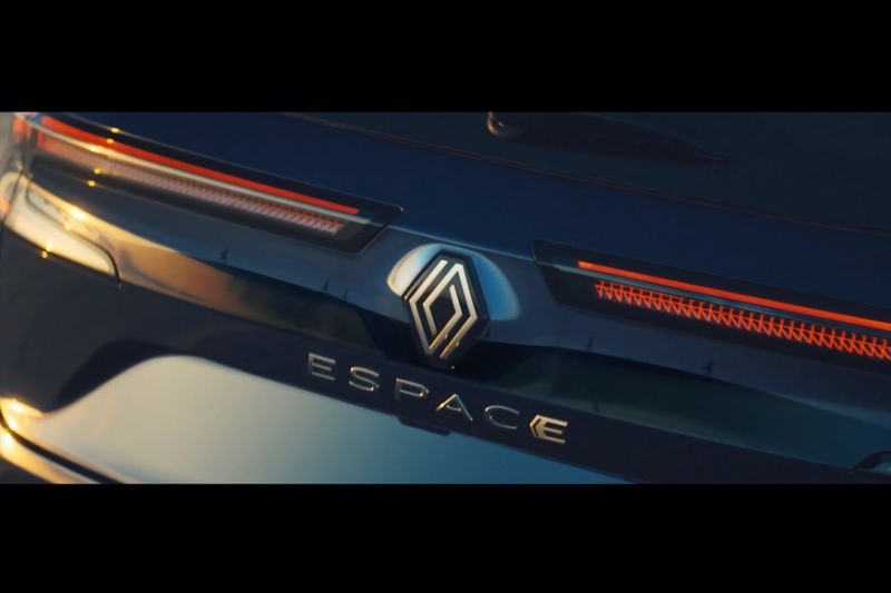 Официально: Renault Espace в новом поколении превратился в кроссовер