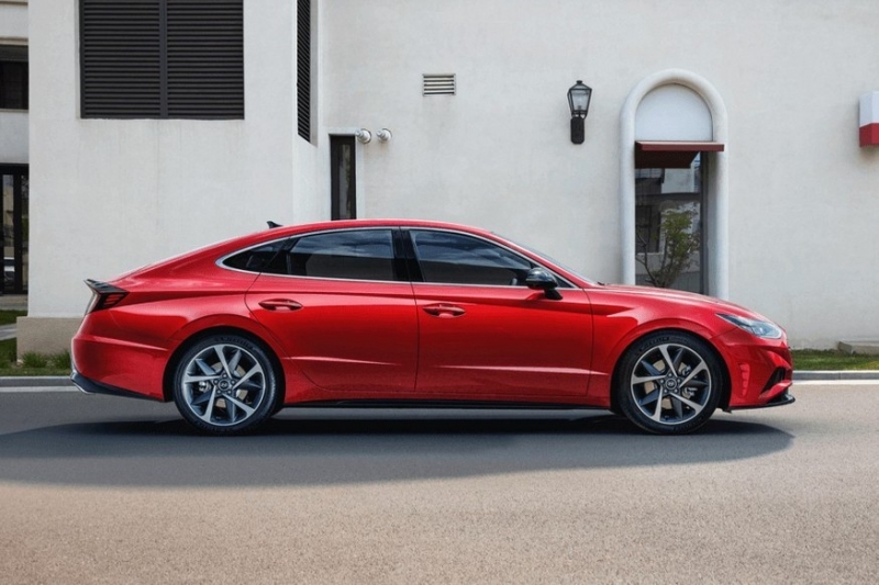 Преобразившаяся Hyundai Sonata снова попозировала шпионам