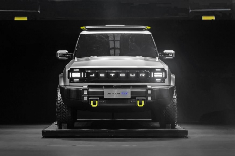 Серийный брутальный SUV от Chery засветился без маскировки: три версии и необычные «допы»