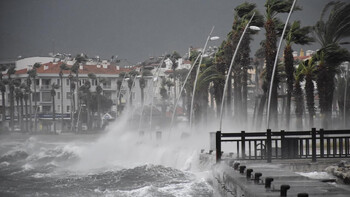 Турецкие Мармарис и Измир пострадали от наводнений 