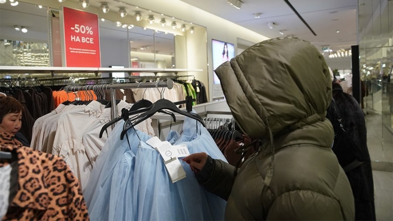 В 2022 году россияне стали больше экономить