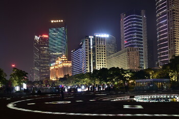 В Китае террорист на автомобиле въехал в толпу людей: пятеро погибших 