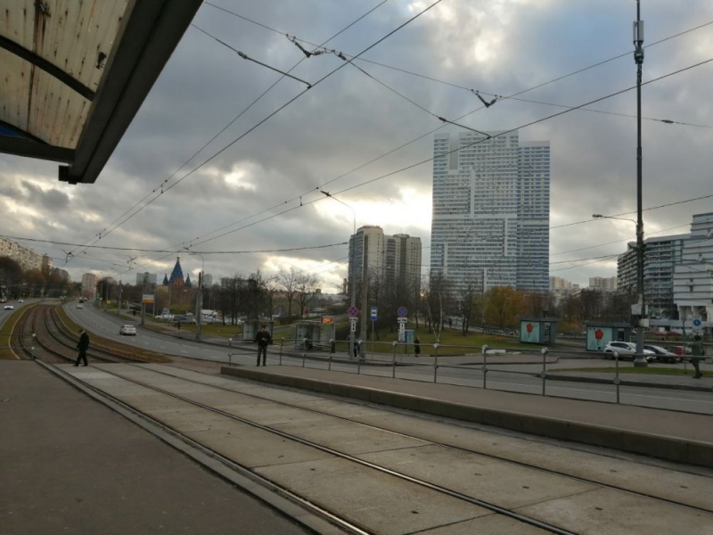 Жилой дом в форме призмы построен на юго-западе Москвы