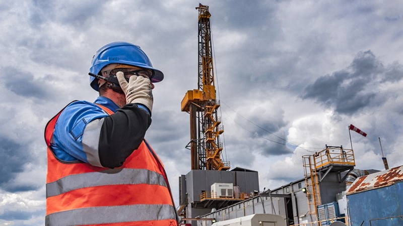 Аналитик назвал прогноз по стоимости нефти в $80–110 за баррель реалистичным