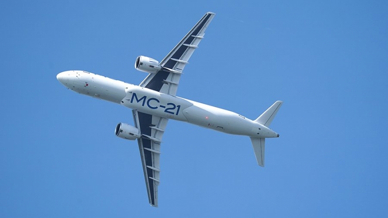 Мантуров рассказал о сроках поставок SSJ New и МС-21 за рубеж