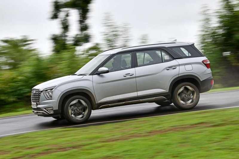 Трёхрядная «премиальная» Hyundai Creta сменила мотор, есть и другие обновки