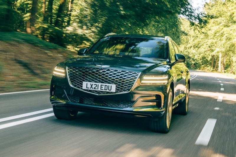 У BMW X6 скоро появится конкурент из Кореи: новые кадры купеобразного Genesis GV80