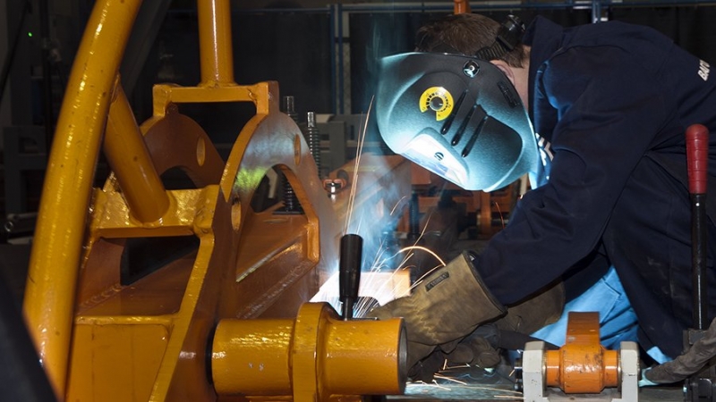 Бизнес в РФ инвестировал более 520 млрд рублей в туризм, транспорт и автодороги