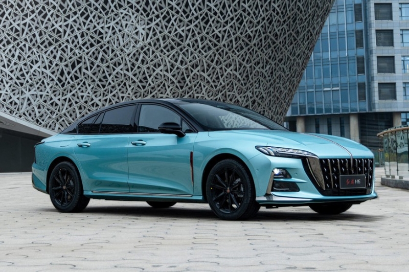 Большой лифтбек от премиального суббренда FAW выходит на рынок. Может добраться до РФ