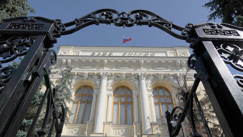 ЦБ продлил ограничения на переводы средств недружественных нерезидентов со счетов брокеров